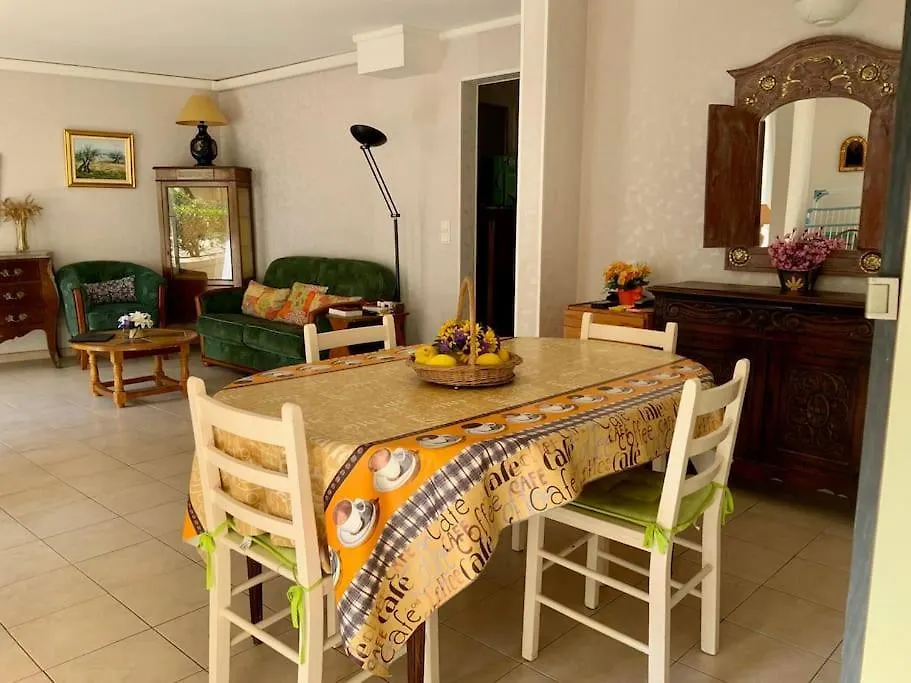 T2 Le Concorde Clim A 30 M De La Plage Apartment Saint-Raphael  Saint-Raphael (Var)