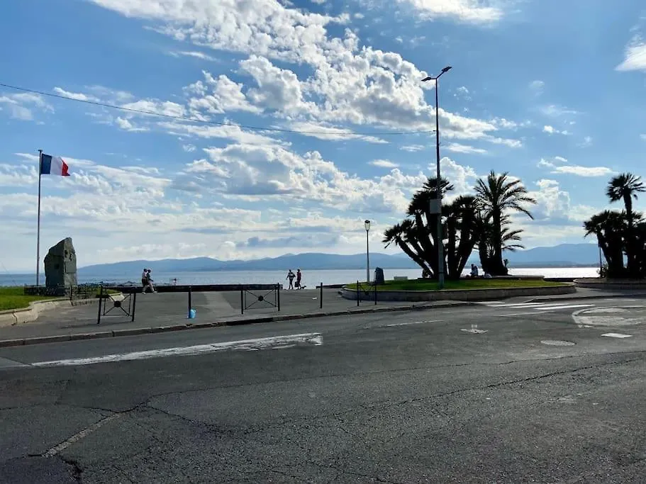 T2 Le Concorde Clim A 30 M De La Plage Apartment Saint-Raphael