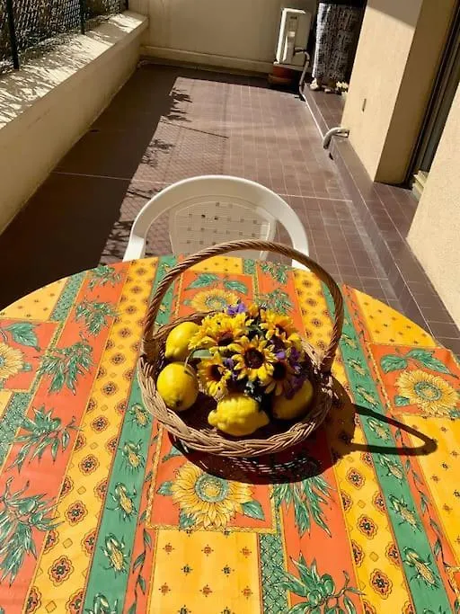 T2 Le Concorde Clim A 30 M De La Plage Apartment Saint-Raphael   Saint-Raphael (Var)