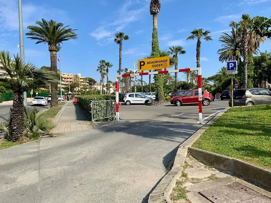 T2 Le Concorde Clim A 30 M De La Plage Apartment Saint-Raphael  France